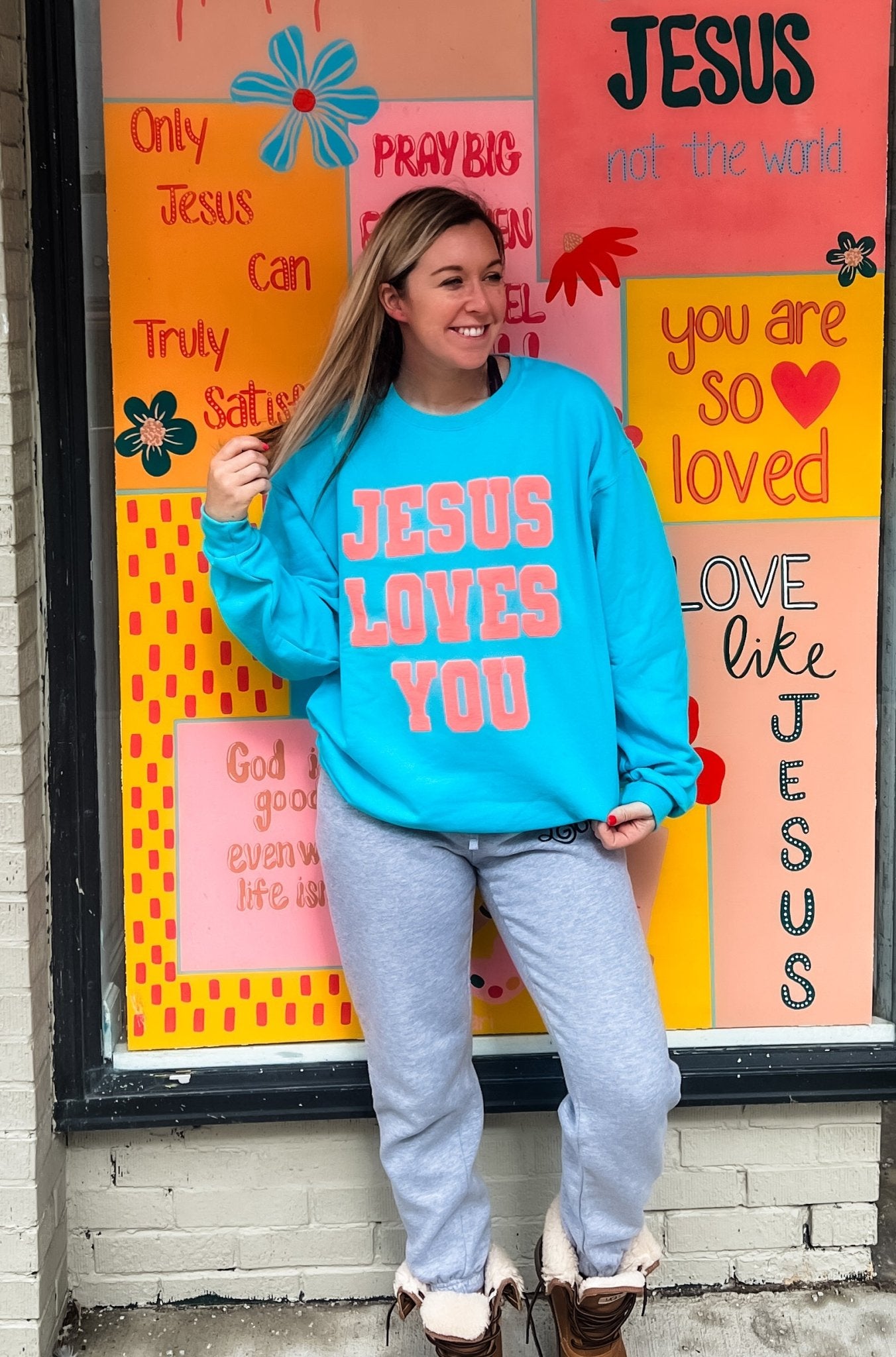 Loving God | Jesus Loves You Crewneck - Loving God